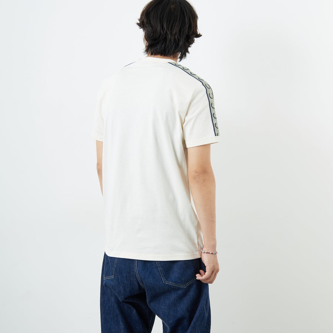 FRED PERRY [フレッドペリー] コントラストトラックテープ ショートスリーブリンガーTシャツ [M4613] 28B ECRU/N &&モデル身長：179cm 着用サイズ：M&&