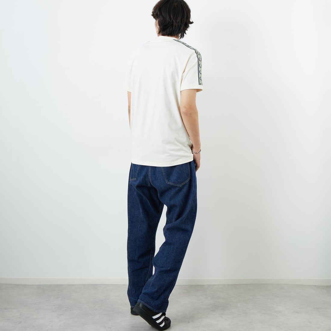 FRED PERRY [フレッドペリー] コントラストトラックテープ ショートスリーブリンガーTシャツ [M4613] 28B ECRU/N &&モデル身長：179cm 着用サイズ：M&&