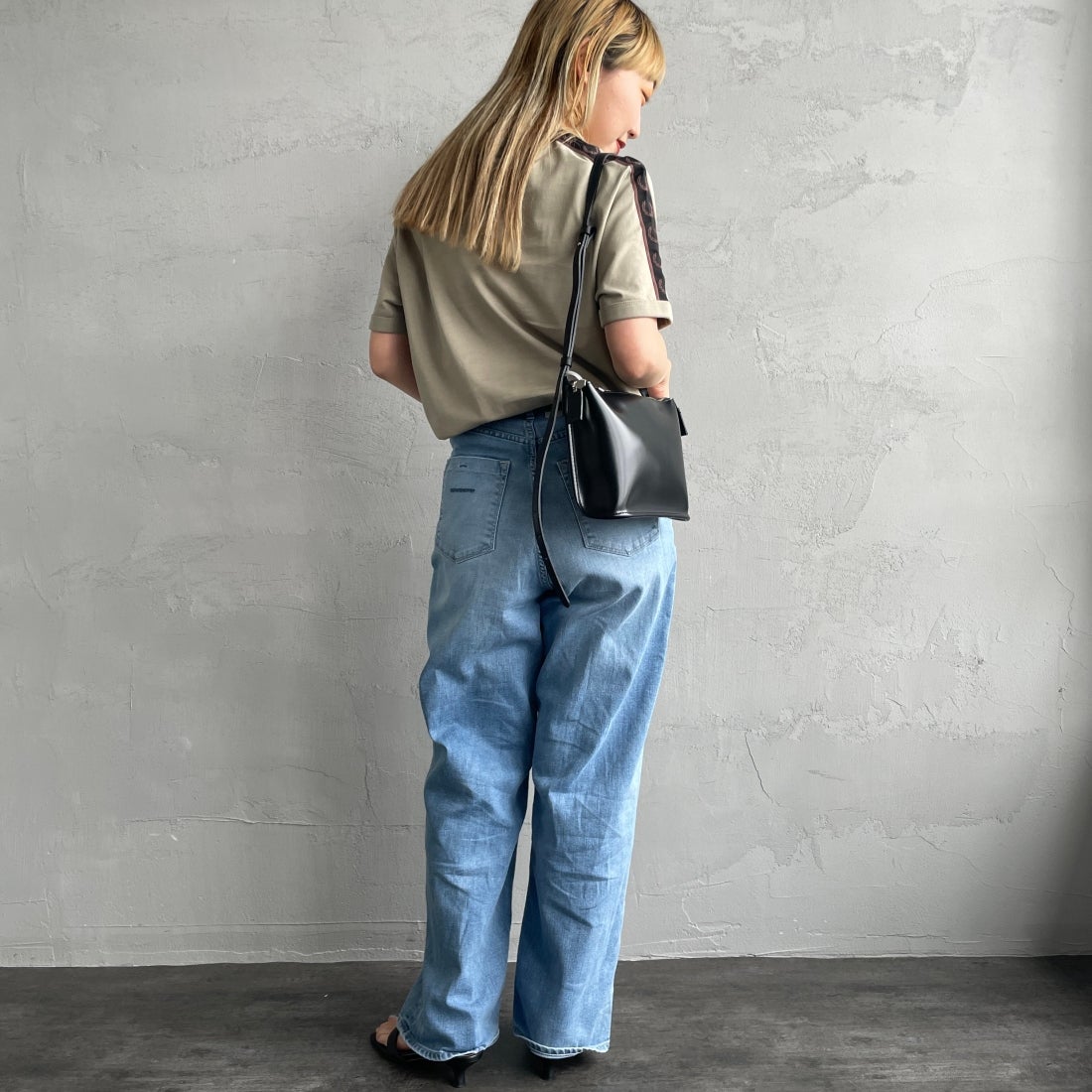 FRED PERRY [フレッドペリー] コントラストテープ リンガーTシャツ [M4613] U84 WARM G &&モデル身長：156cm 着用サイズ：S&&