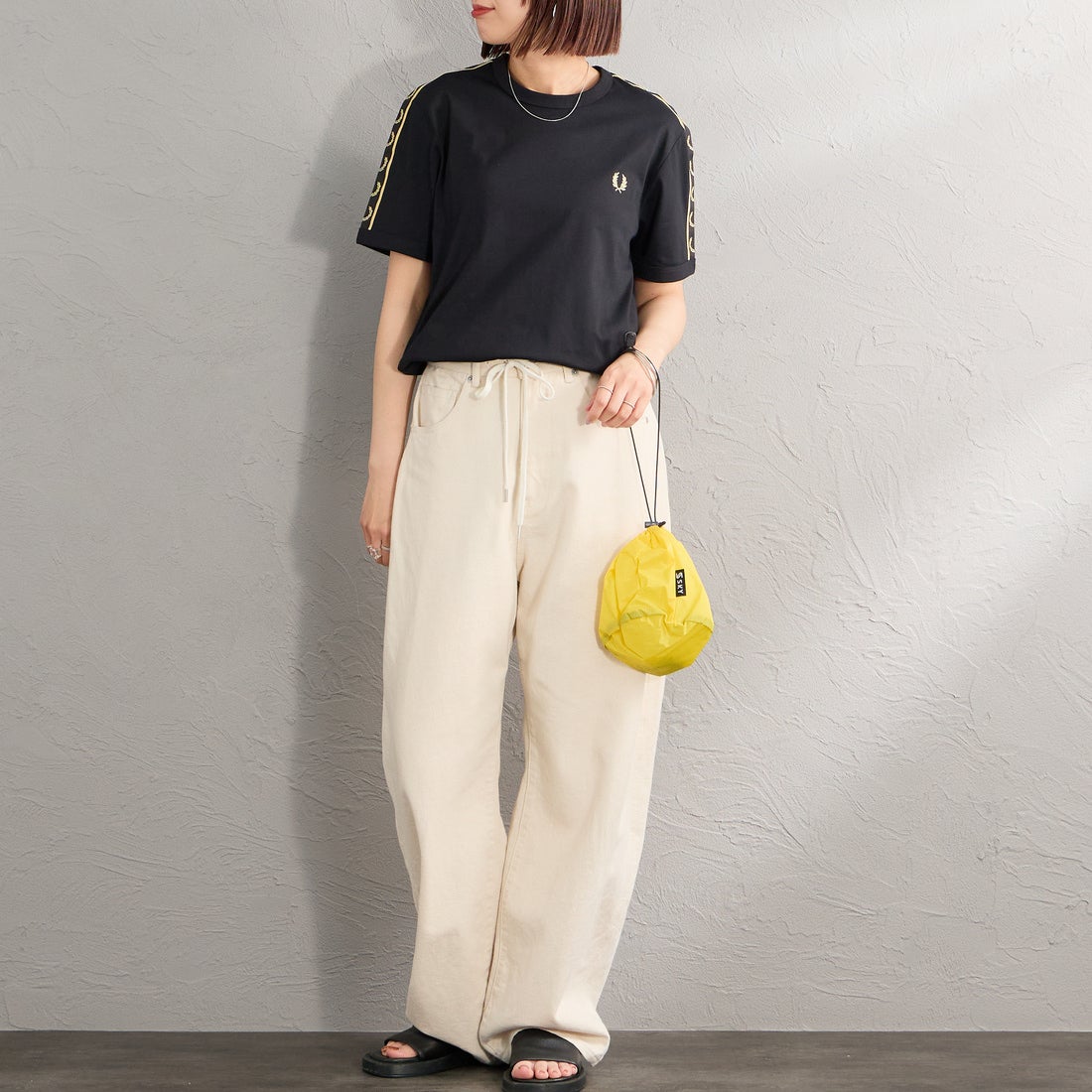FRED PERRY [フレッドペリー] コントラストテープ リンガーTシャツ [M4613] 90A BLACK/ &&モデル身長：159cm 着用サイズ：S&&
