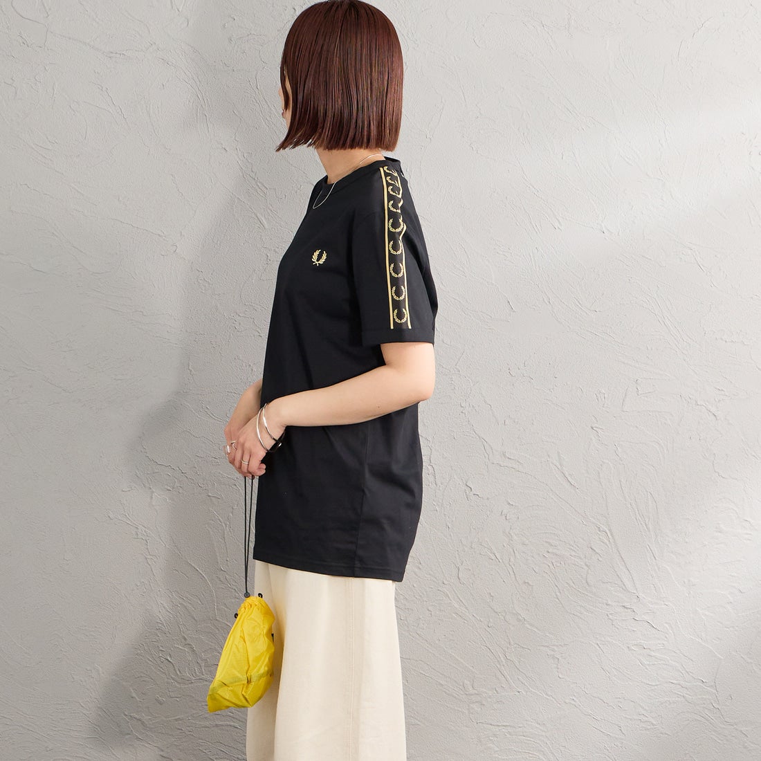 FRED PERRY [フレッドペリー] コントラストテープ リンガーTシャツ [M4613] 90A BLACK/ &&モデル身長：159cm 着用サイズ：S&&