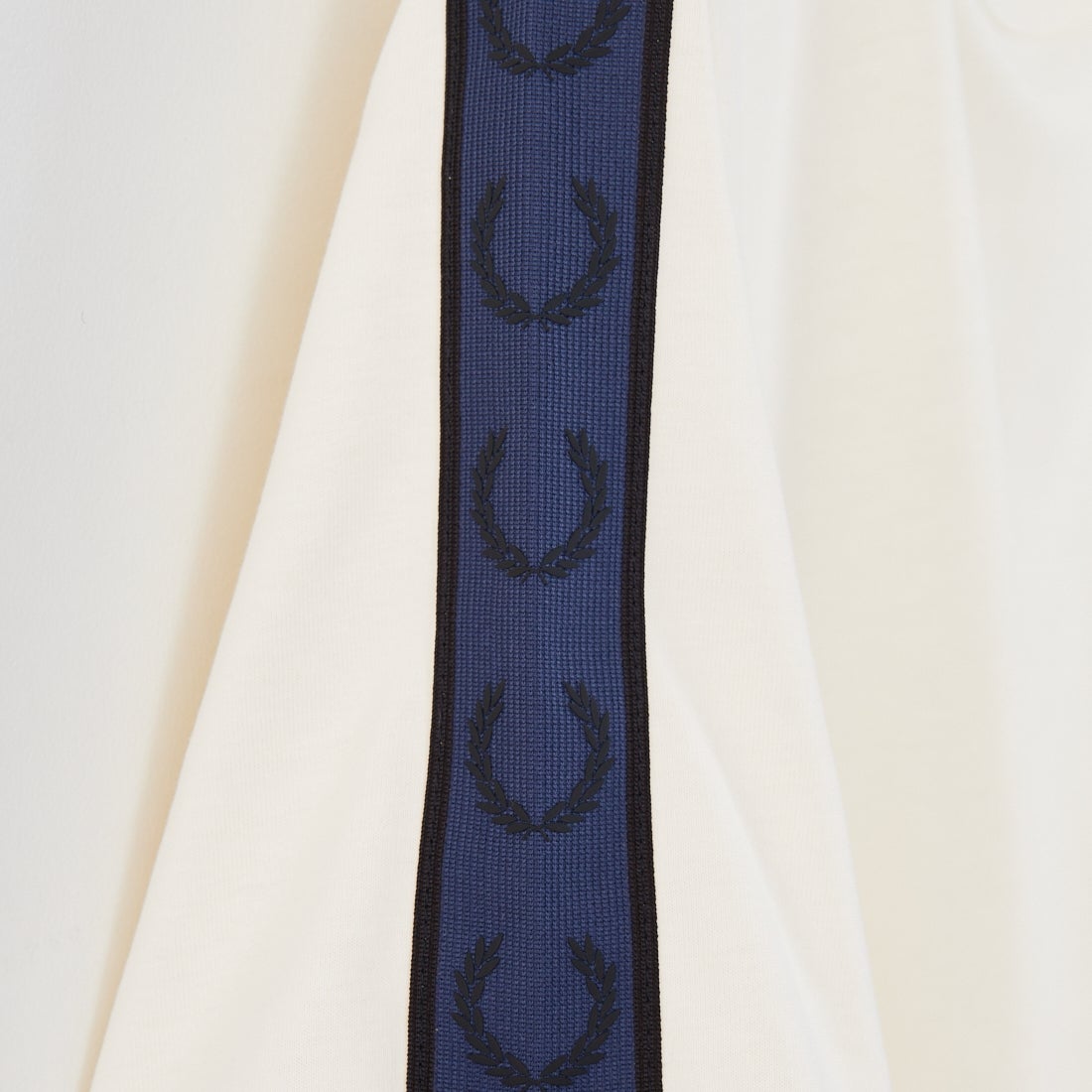 FRED PERRY [フレッドペリー] コントラストテープ リンガーTシャツ [M4613] W75 NAVY/H