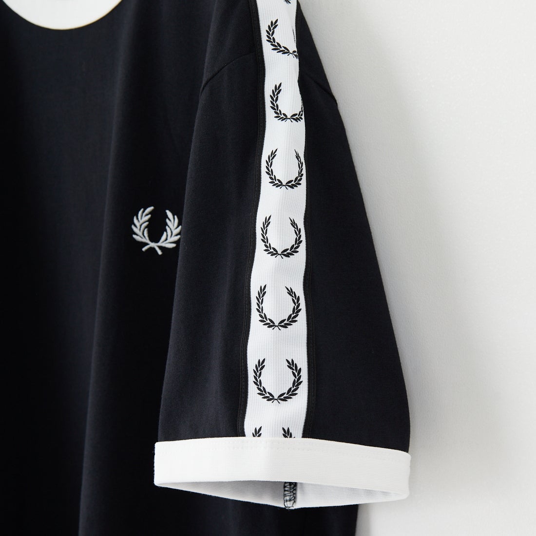 FRED PERRY [フレッドペリー] テープドリンガーTシャツ [M4620] 102 BLACK
