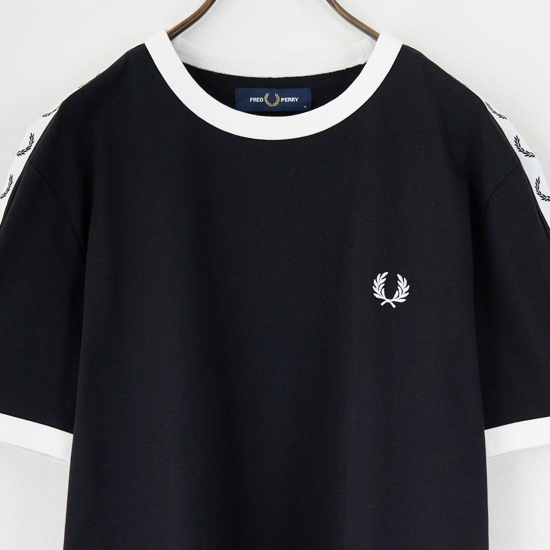 FRED PERRY [フレッドペリー] テープドリンガーTシャツ [M4620] 102 BLACK