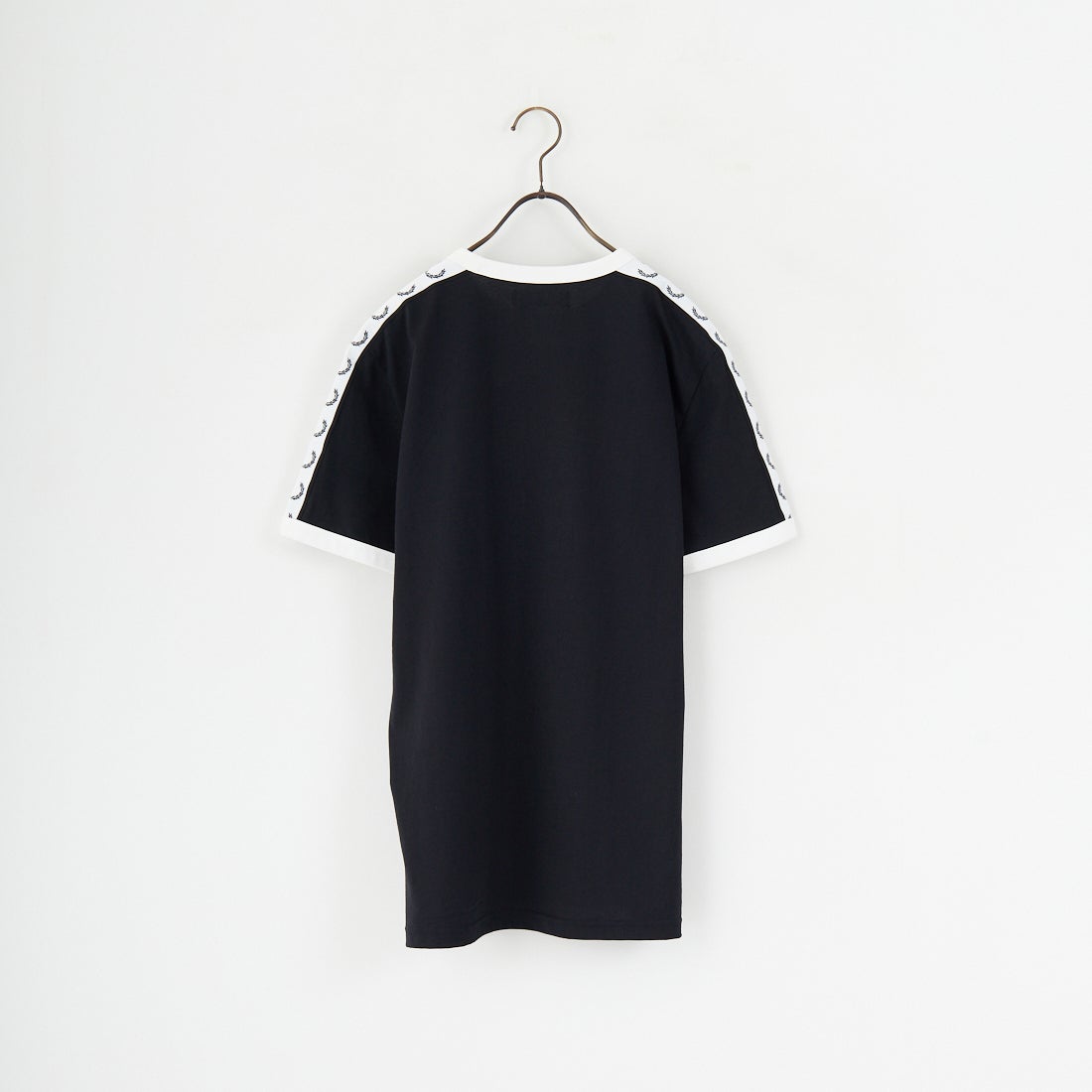 FRED PERRY [フレッドペリー] テープドリンガーTシャツ [M4620] 102 BLACK