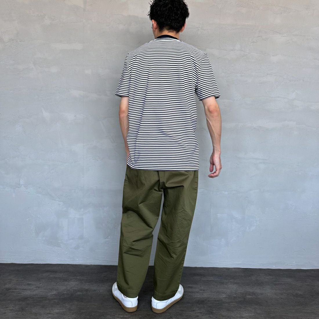 FRED PERRY [フレッドペリー] ファインストライプ ヘビーウエイトTシャツ [M6581] 267 NAVY/S &&モデル身長：167cm 着用サイズ：M&&