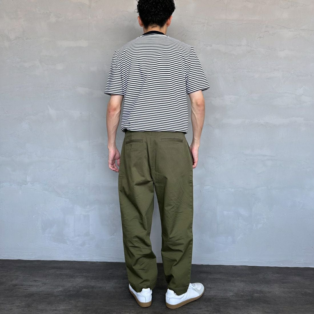 FRED PERRY [フレッドペリー] ファインストライプ ヘビーウエイトTシャツ [M6581] 267 NAVY/S &&モデル身長：167cm 着用サイズ：M&&