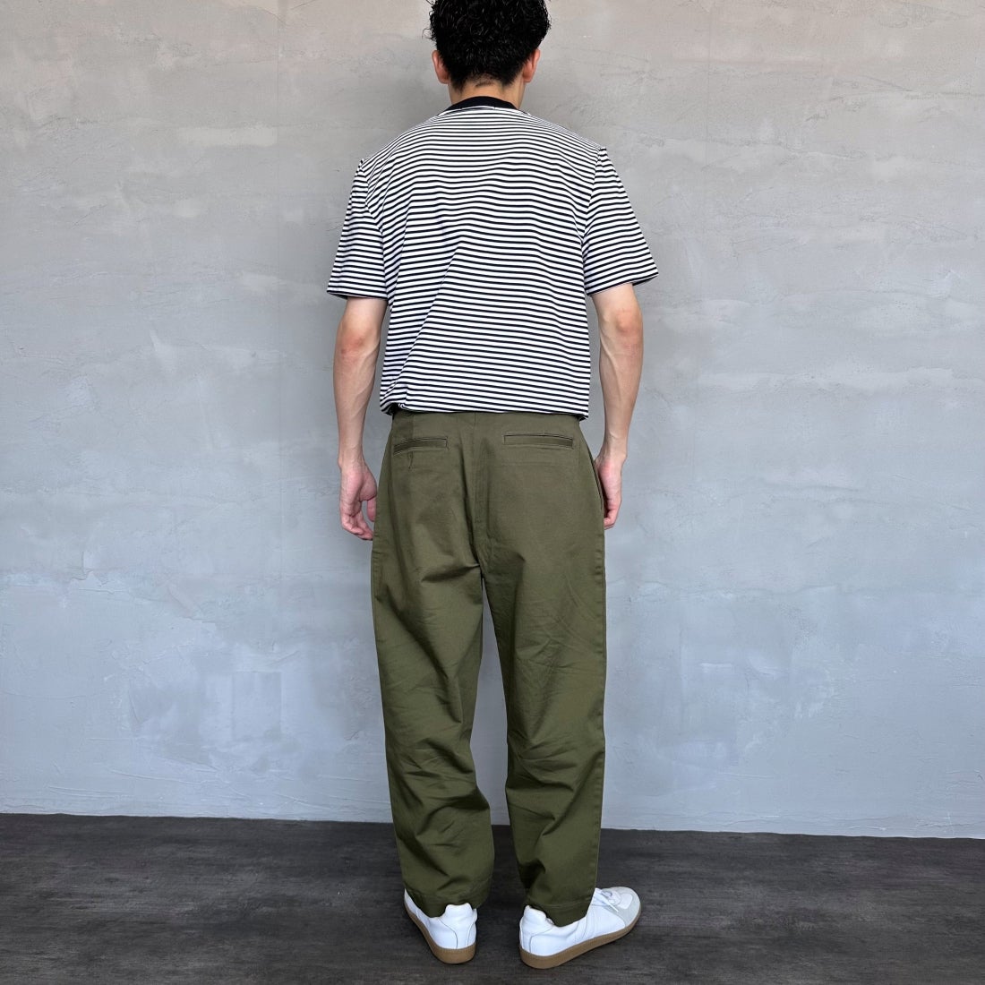 FRED PERRY [フレッドペリー] ファインストライプ ヘビーウエイトTシャツ [M6581] 267 NAVY/S &&モデル身長：167cm 着用サイズ：M&&