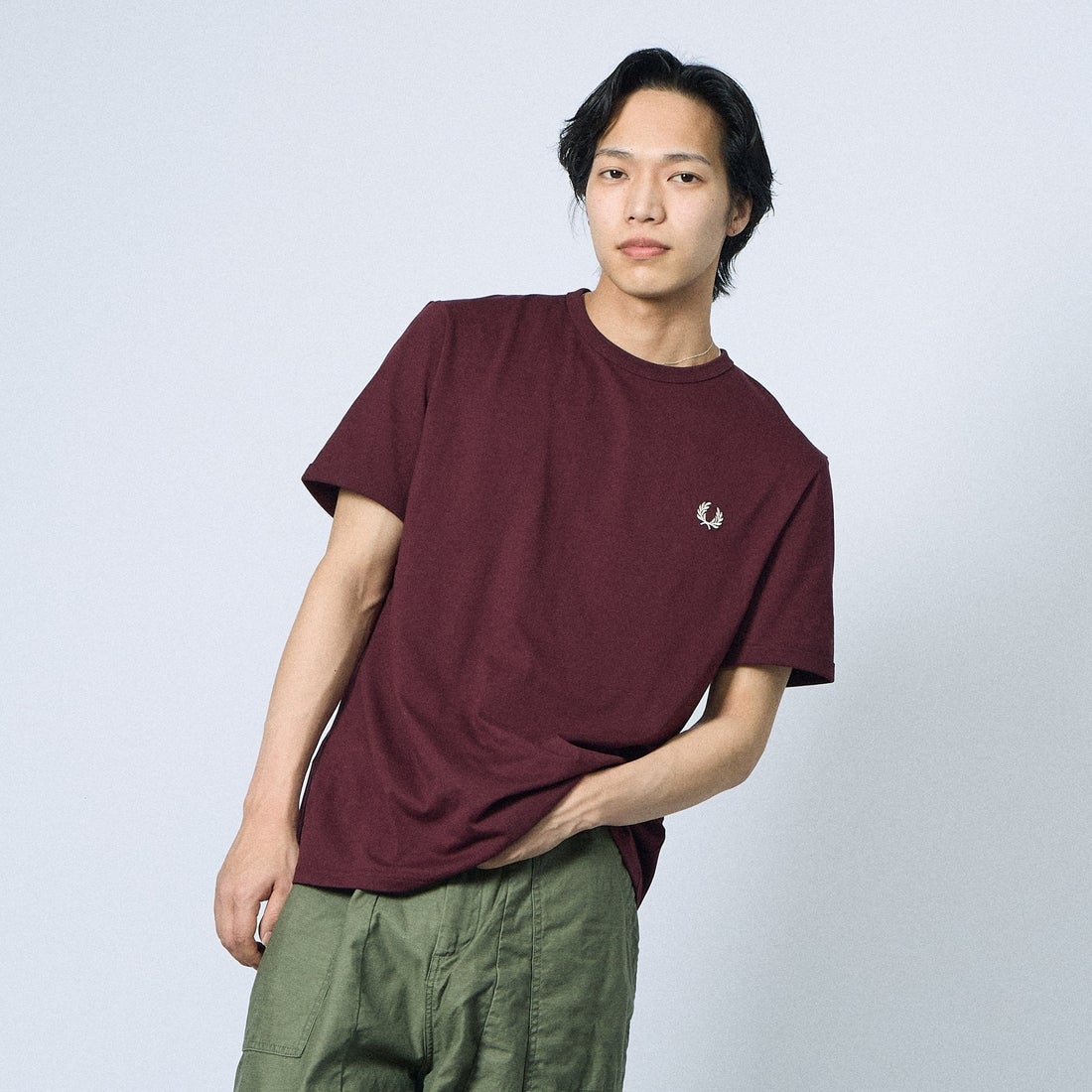 FRED PERRY [フレッドペリー] ワンポイントロゴ刺繍 ショートスリーブ リンガーTシャツ [M3519] K22 OXBLOO &&モデル身長：179cm 着用サイズ：L&&