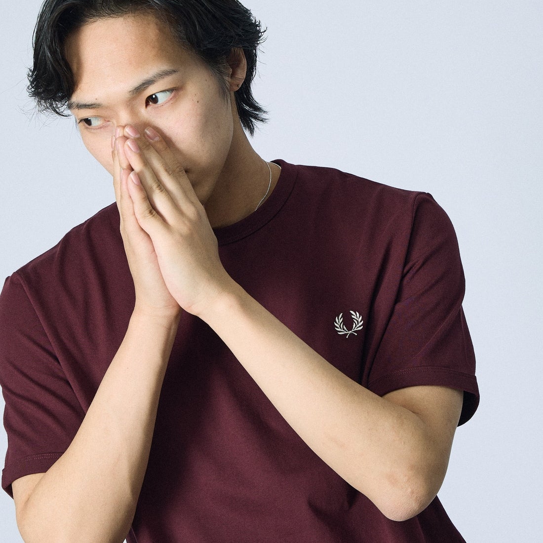 FRED PERRY [フレッドペリー] ワンポイントロゴ刺繍 ショートスリーブ リンガーTシャツ [M3519] K22 OXBLOO &&モデル身長：179cm 着用サイズ：L&&