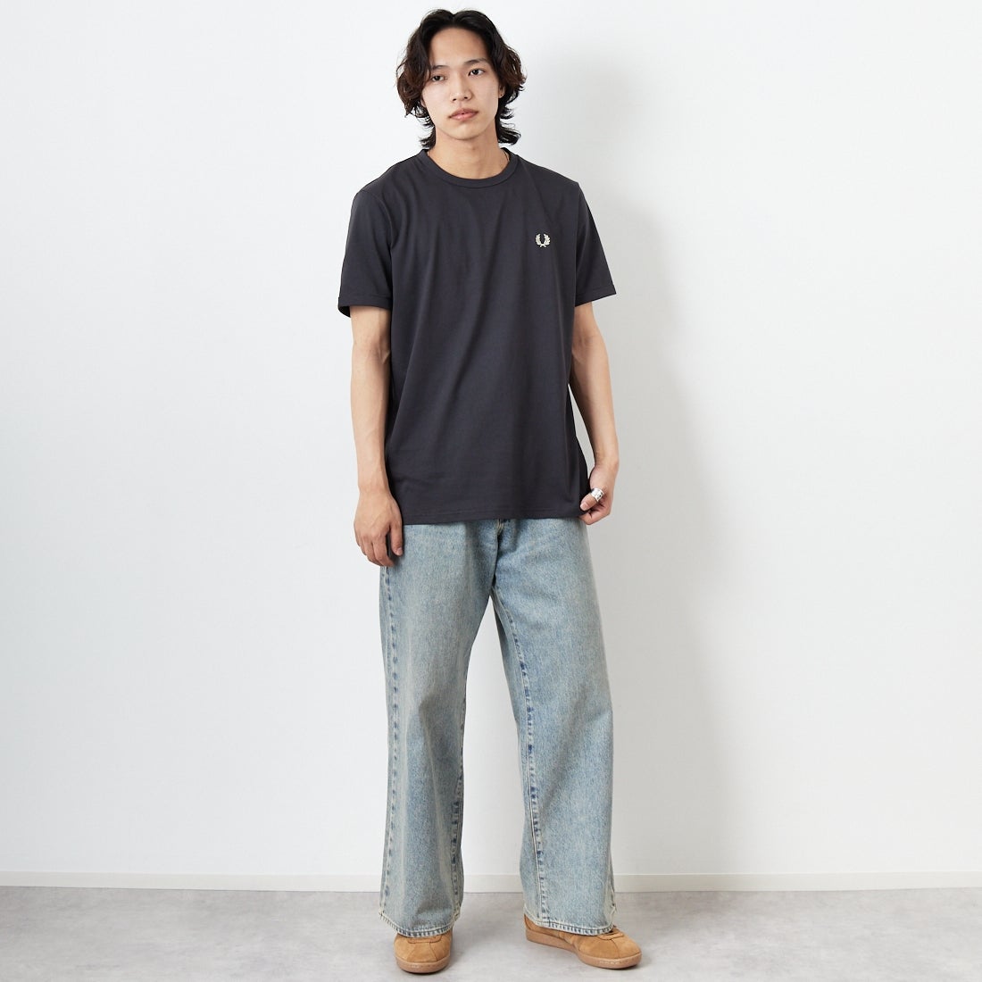 FRED PERRY [フレッドペリー] ワンポイントロゴ刺繍 ショートスリーブ リンガーTシャツ [M3519] Y93 ANCHOR &&モデル身長：179cm 着用サイズ：M&&