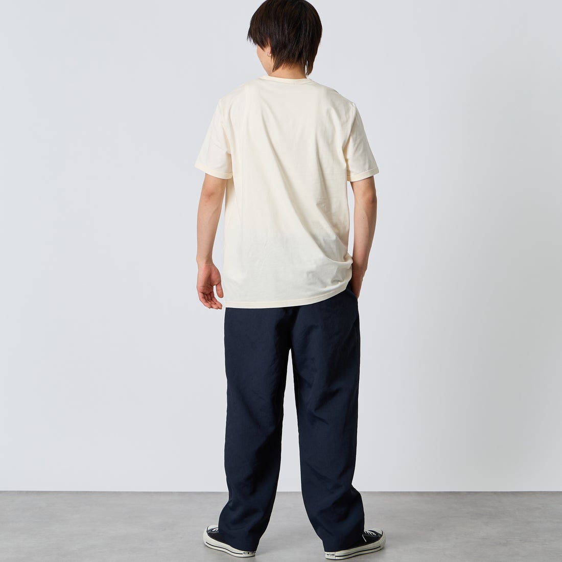 FRED PERRY [フレッドペリー] ワンポイントロゴ刺繍 ショートスリーブ リンガーTシャツ [M3519] 30B ECRU &&モデル身長：177cm 着用サイズ：L&&