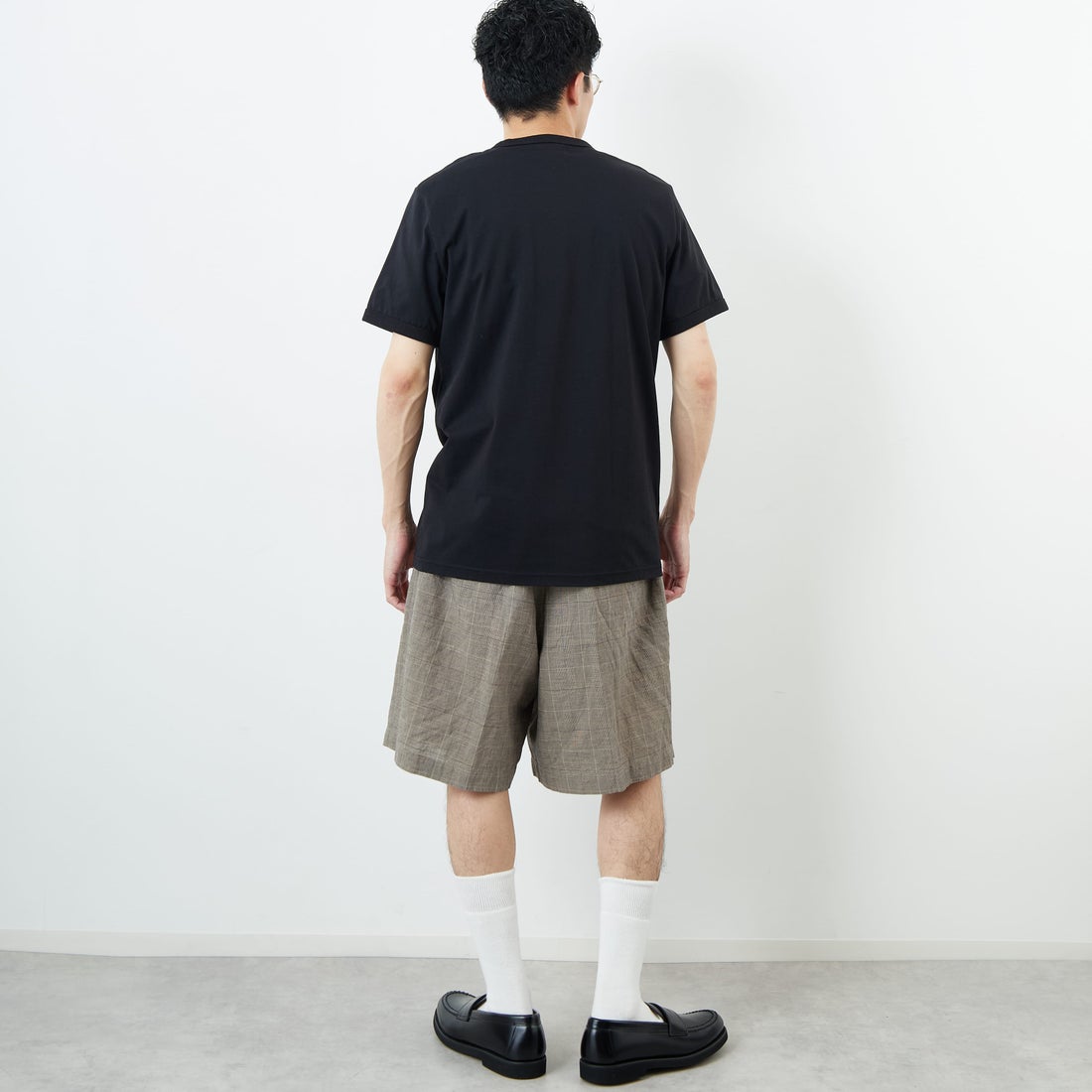 FRED PERRY [フレッドペリー] ワンポイントロゴ刺繍 ショートスリーブ リンガーTシャツ [M3519] 102 BLACK &&モデル身長：168cm 着用サイズ：M&&