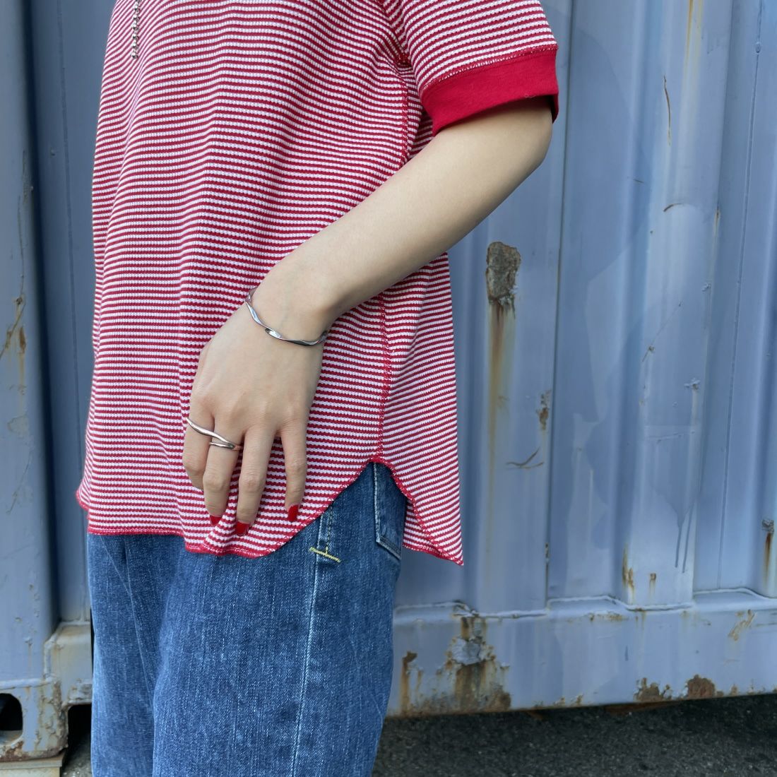Health knit [ヘルスニット] 別注 ワッフルクルーネックTシャツ [HR24S-L022IN-JF] RED/OFF&&モデル身長：156cm　着用サイズ：F&&
