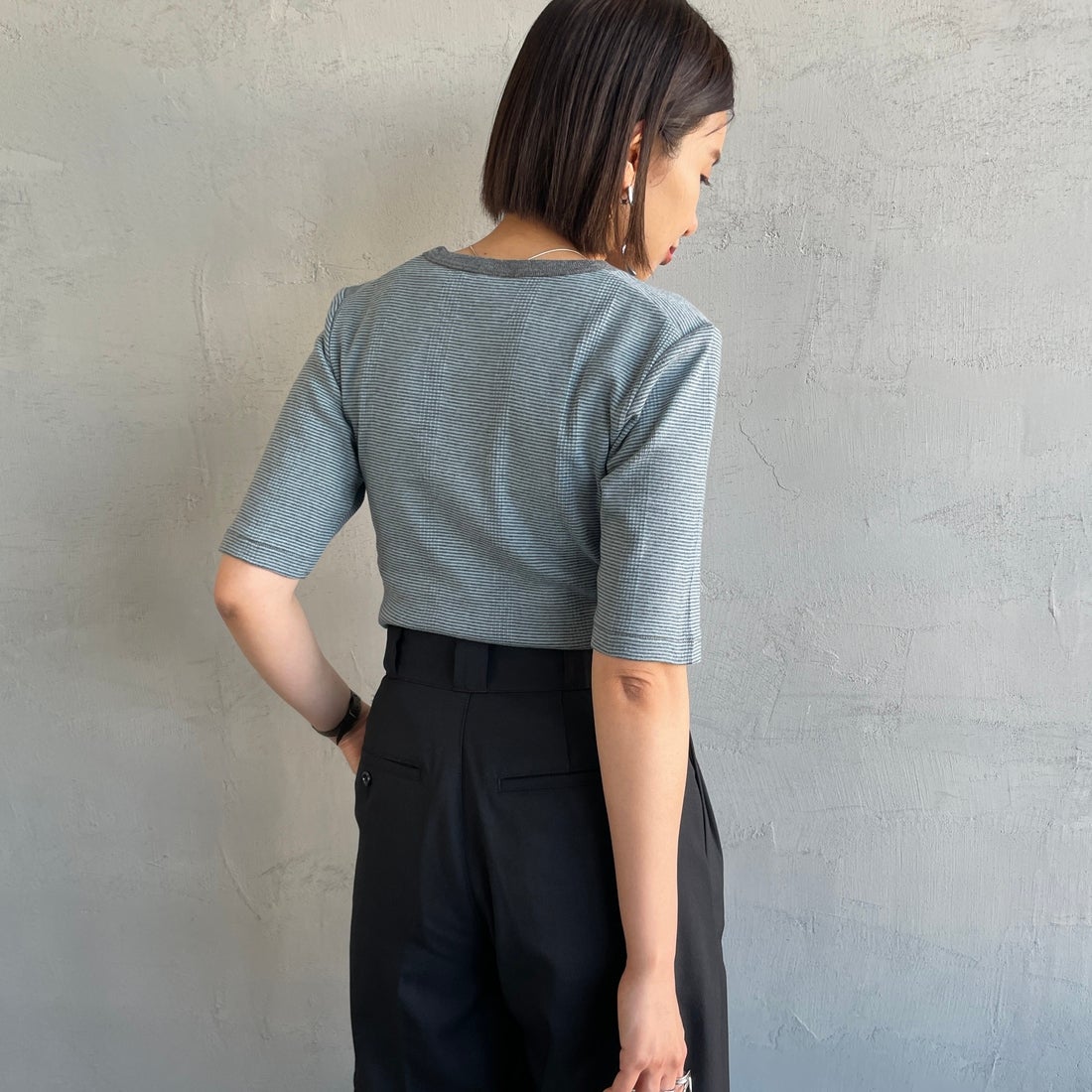 Robert P.Miller [ロバートピーミラー] 別注 5分袖クルーネックTシャツ [RM241-248IN-JF] CLOUD &&モデル身長：159cm 着用サイズ：F&&