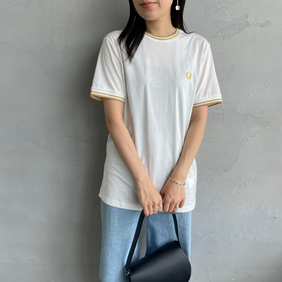 FRED PERRY [フレッドペリー] ツインティップTシャツ [M1588] Y53 SNWHIT &&モデル身長：160cm 着用サイズ：S&&