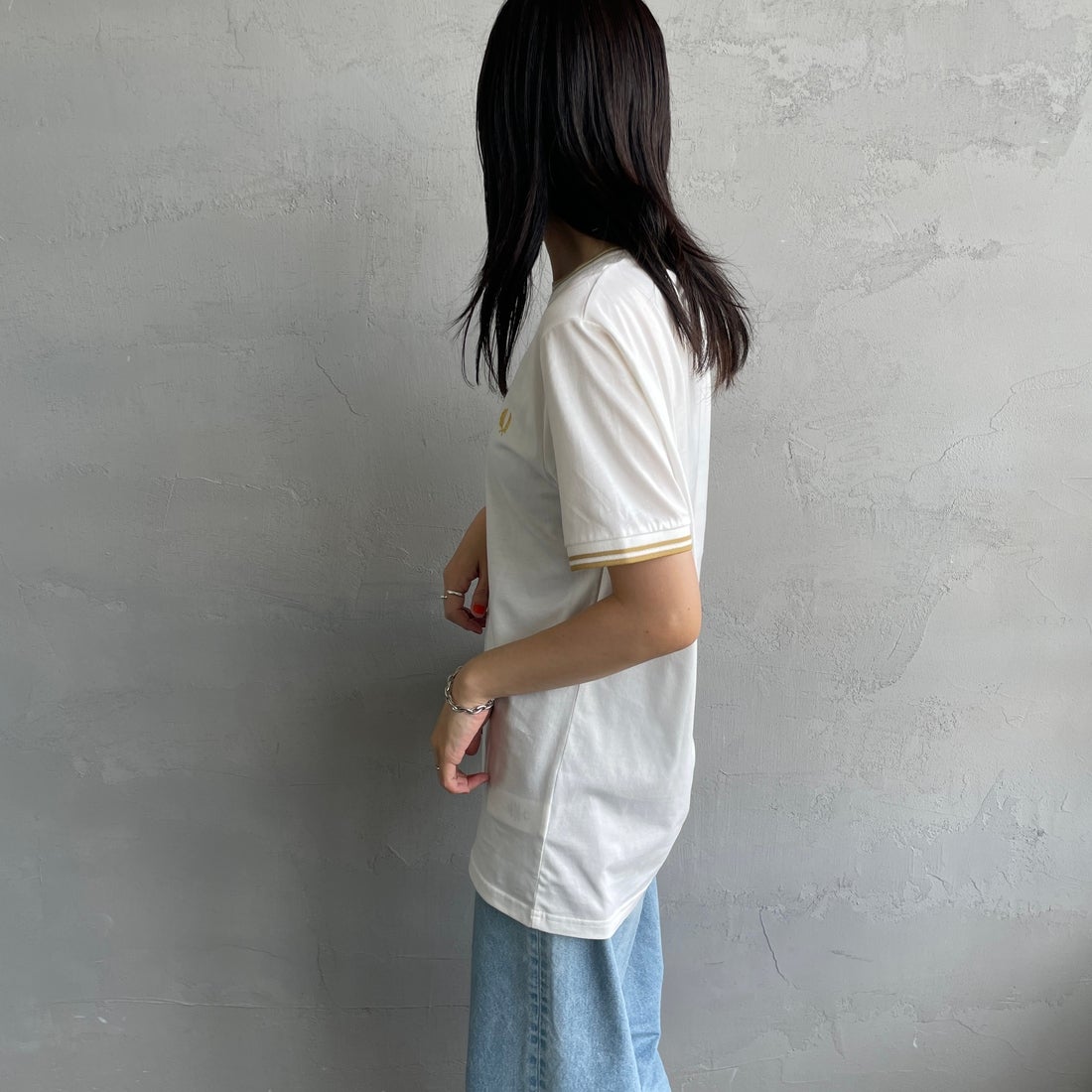 FRED PERRY [フレッドペリー] ツインティップTシャツ [M1588] Y53 SNWHIT &&モデル身長：160cm 着用サイズ：S&&