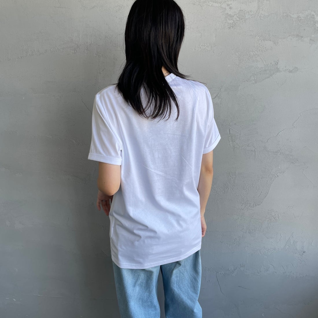 FRED PERRY [フレッドペリー] ワンポイントロゴ刺繍 ショートスリーブ リンガーTシャツ [M3519] 100 WHITE &&モデル身長：160cm 着用サイズ：XS&&