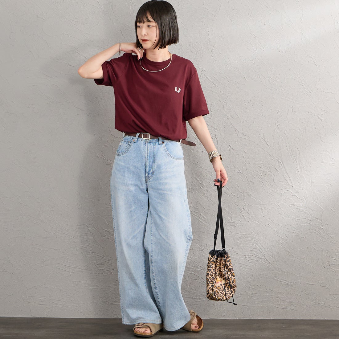 FRED PERRY [フレッドペリー] ワンポイントロゴ刺繍 ショートスリーブ リンガーTシャツ [M3519] K22 OXBLOO &&モデル身長：150cm 着用サイズ：XS&&