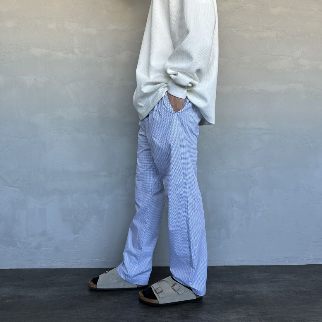 UNIVERSAL OVERALL [ユニバーサルオーバーオール] 別注 パジャマパンツ [U2411660IN-JF] WHT CHK &&モデル身長：173cm 着用サイズ：M&&