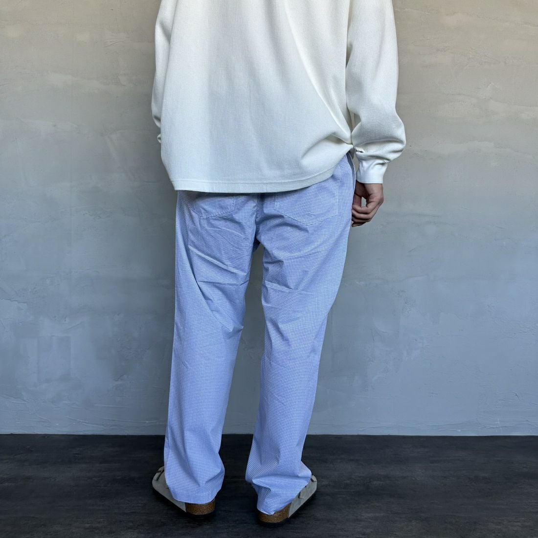 UNIVERSAL OVERALL [ユニバーサルオーバーオール] 別注 パジャマパンツ [U2411660IN-JF] WHT CHK &&モデル身長：173cm 着用サイズ：M&&