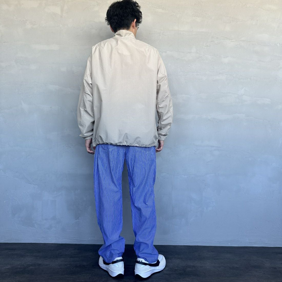 UNIVERSAL OVERALL [ユニバーサルオーバーオール] 別注 パジャマパンツ [U2411660IN-JF] NVY ST &&モデル身長：168cm 着用サイズ：L&&