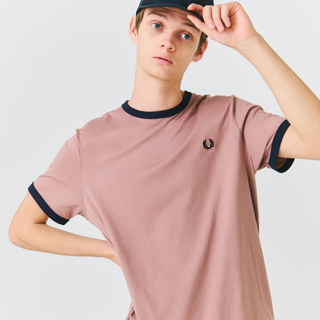 FRED PERRY [フレッドペリー] 別注 ワンポイントロゴ刺繍 ショートスリーブ リンガーTシャツ [M3519-JF] PNK/NVY