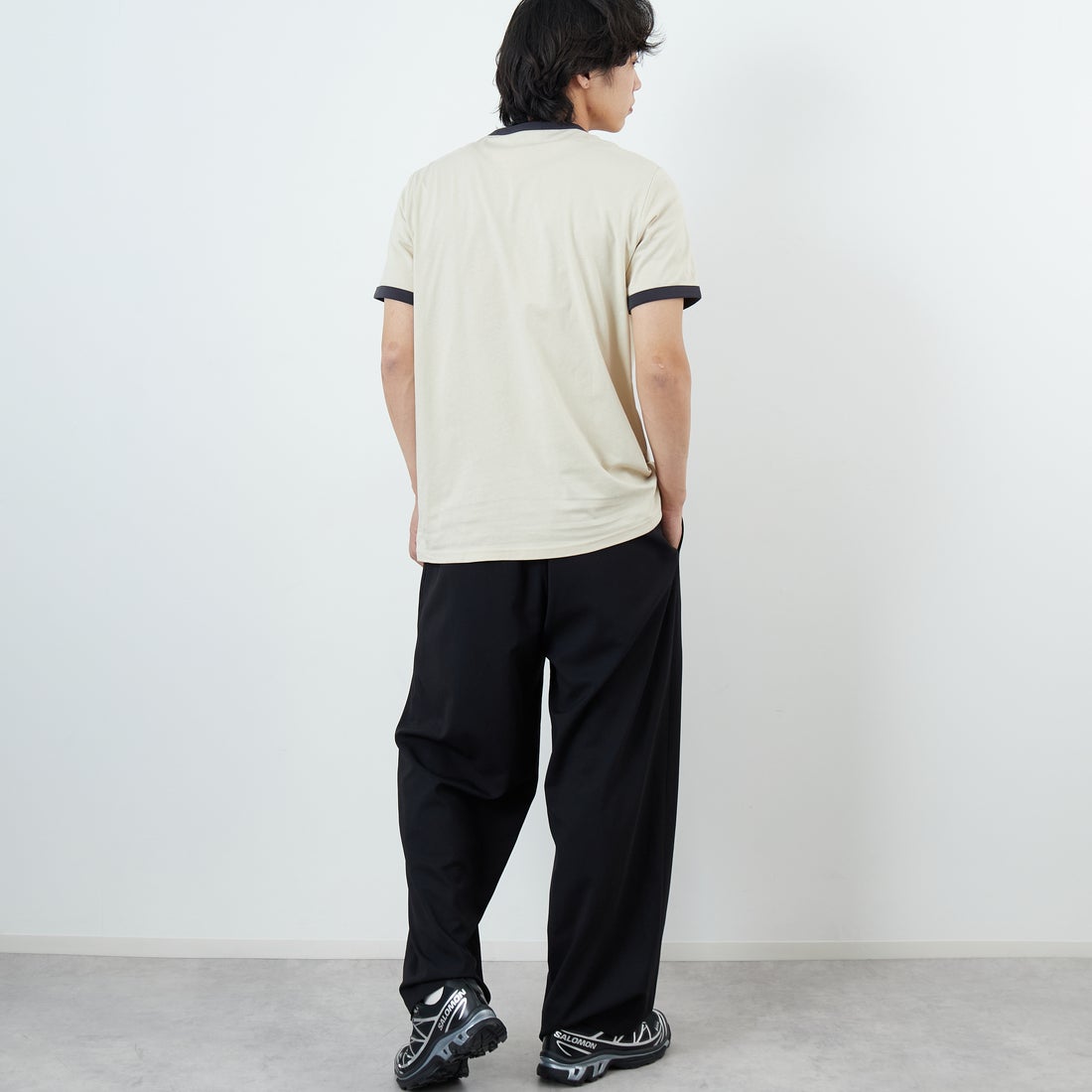 FRED PERRY [フレッドペリー] 別注 ワンポイントロゴ刺繍 ショートスリーブ リンガーTシャツ [M3519-JF] OATMEAL/AN &&モデル身長：179cm 着用サイズ：L&&