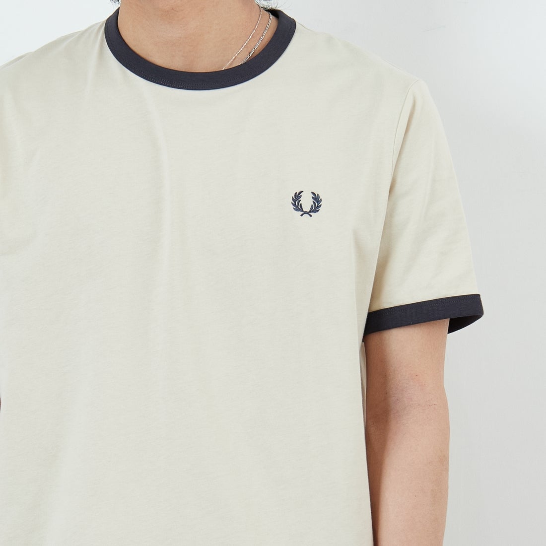FRED PERRY [フレッドペリー] 別注 ワンポイントロゴ刺繍 ショートスリーブ リンガーTシャツ [M3519-JF] OATMEAL/AN