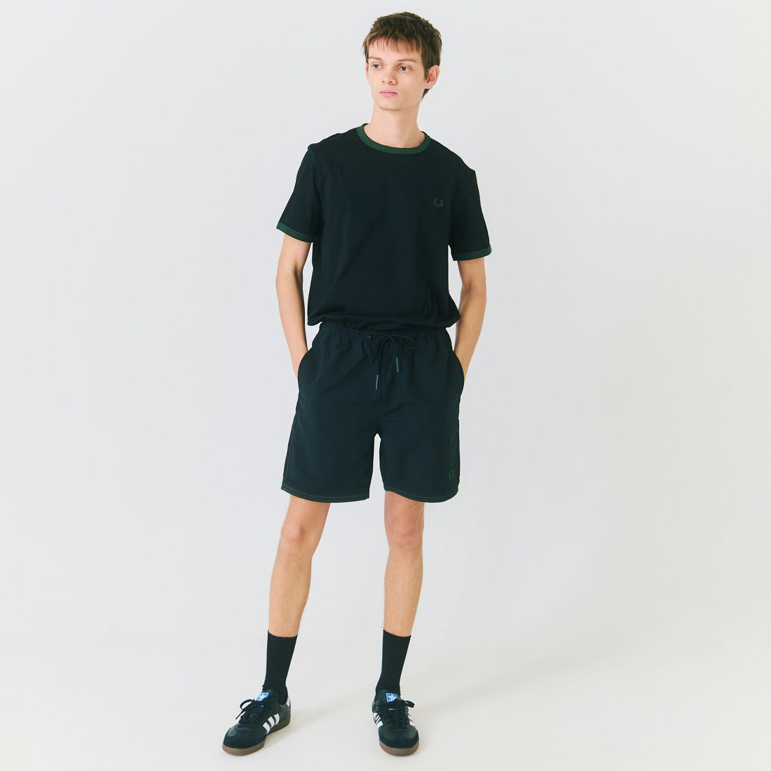 FRED PERRY [フレッドペリー] 別注 ワンポイントロゴ刺繍 ショートスリーブ リンガーTシャツ [M3519-JF] BLK/GRN