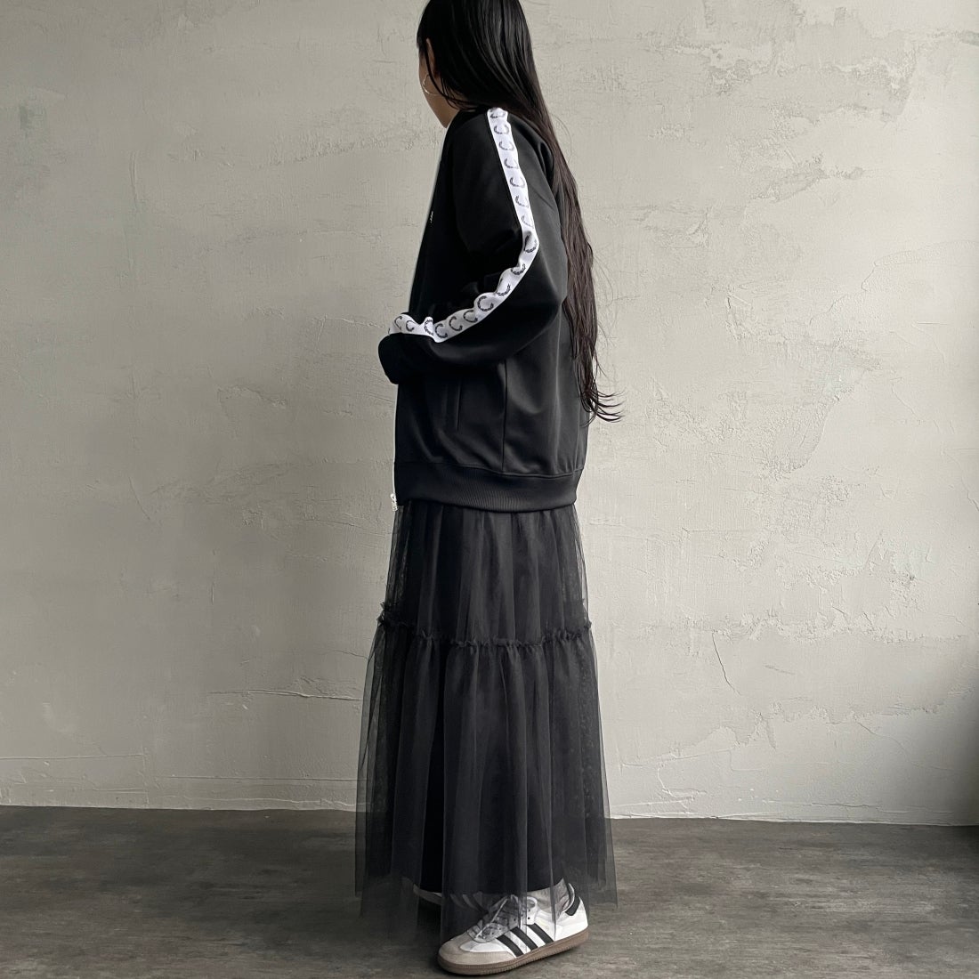 FRED PERRY [フレッドペリー] トラックジャケット [J4620] 198 BLACK &&モデル身長：156cm 着用サイズ：S&&