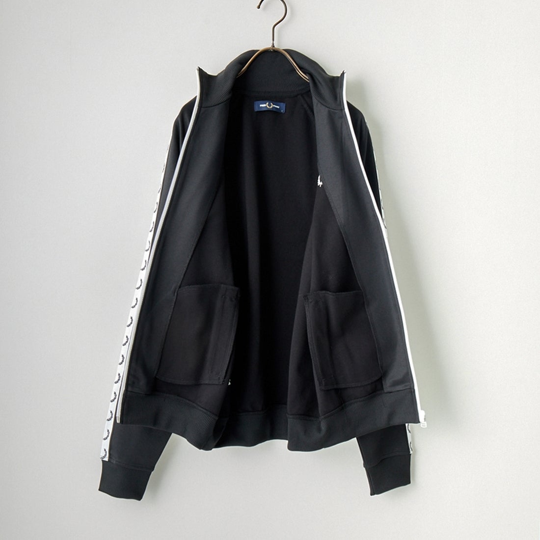 FRED PERRY [フレッドペリー] トラックジャケット [J4620] 198 BLACK