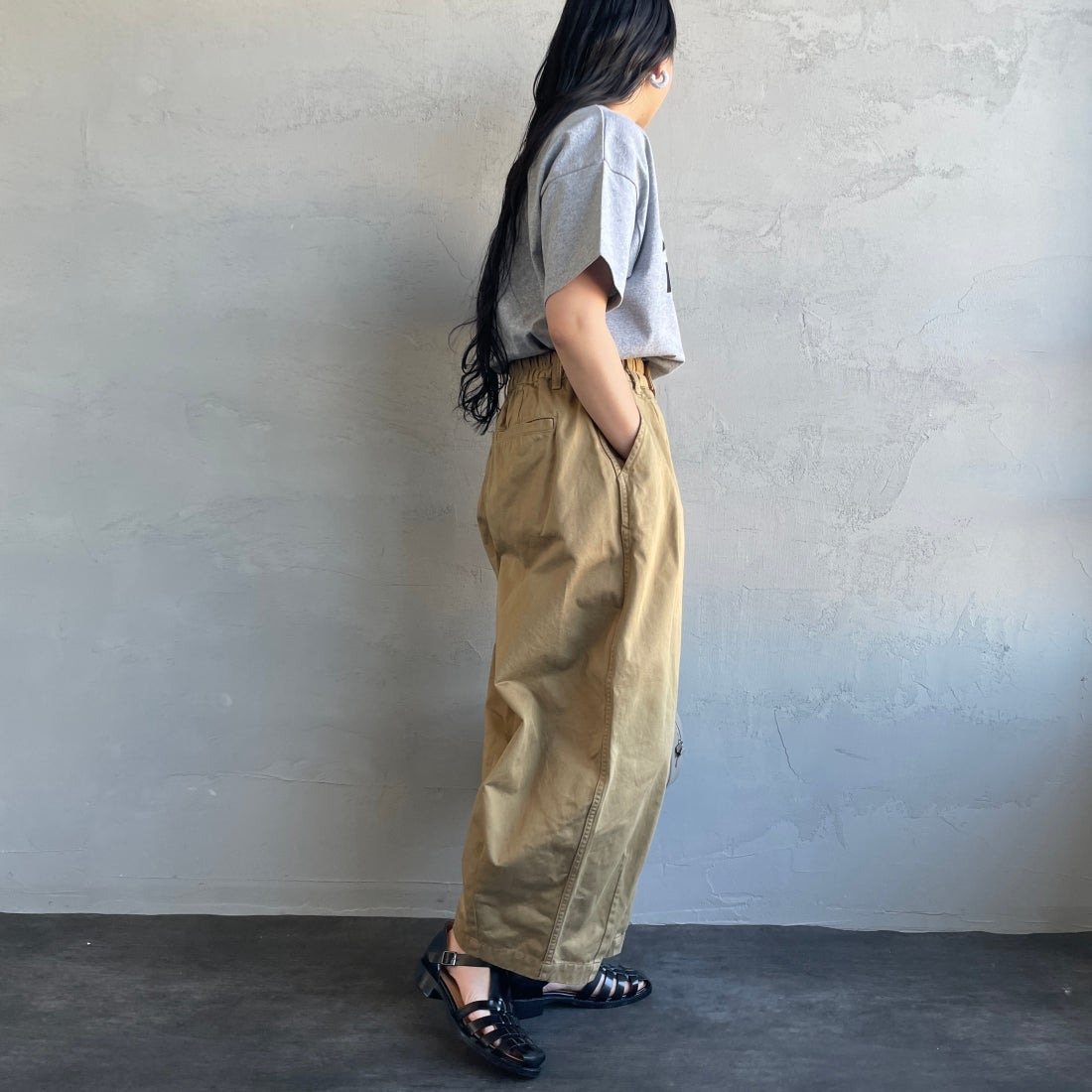 HARVESTY [ハーベスティ] サーカスパンツ [A11709] 34 KHAKI &&モデル身長：156cm 着用サイズ：1&&