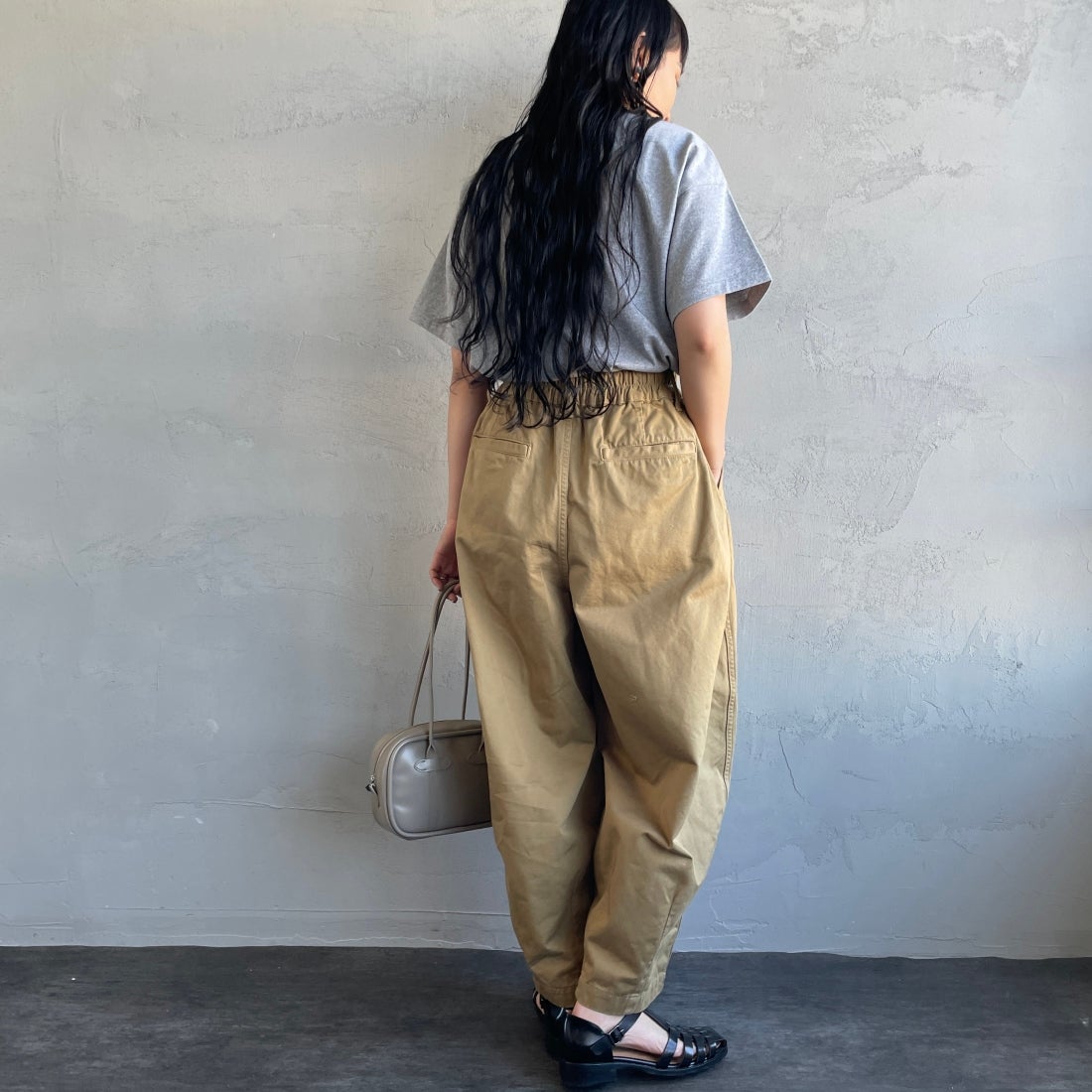 HARVESTY [ハーベスティ] サーカスパンツ [A11709] 34 KHAKI &&モデル身長：156cm 着用サイズ：1&&