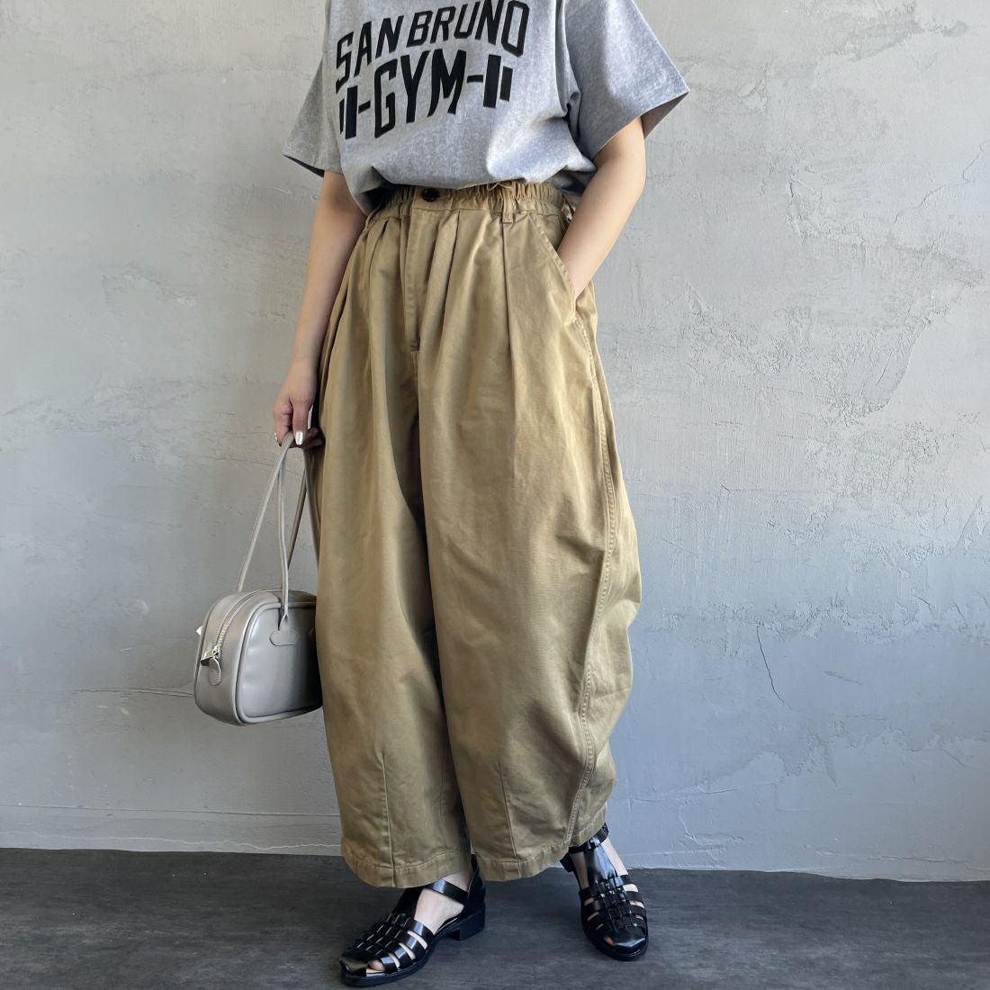 HARVESTY [ハーベスティ] サーカスパンツ [A11709] 34 KHAKI &&モデル身長：156cm 着用サイズ：1&&