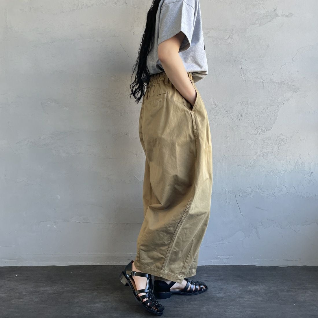 HARVESTY [ハーベスティ] サーカスパンツ [A11709] 34 KHAKI &&モデル身長：156cm 着用サイズ：1&&