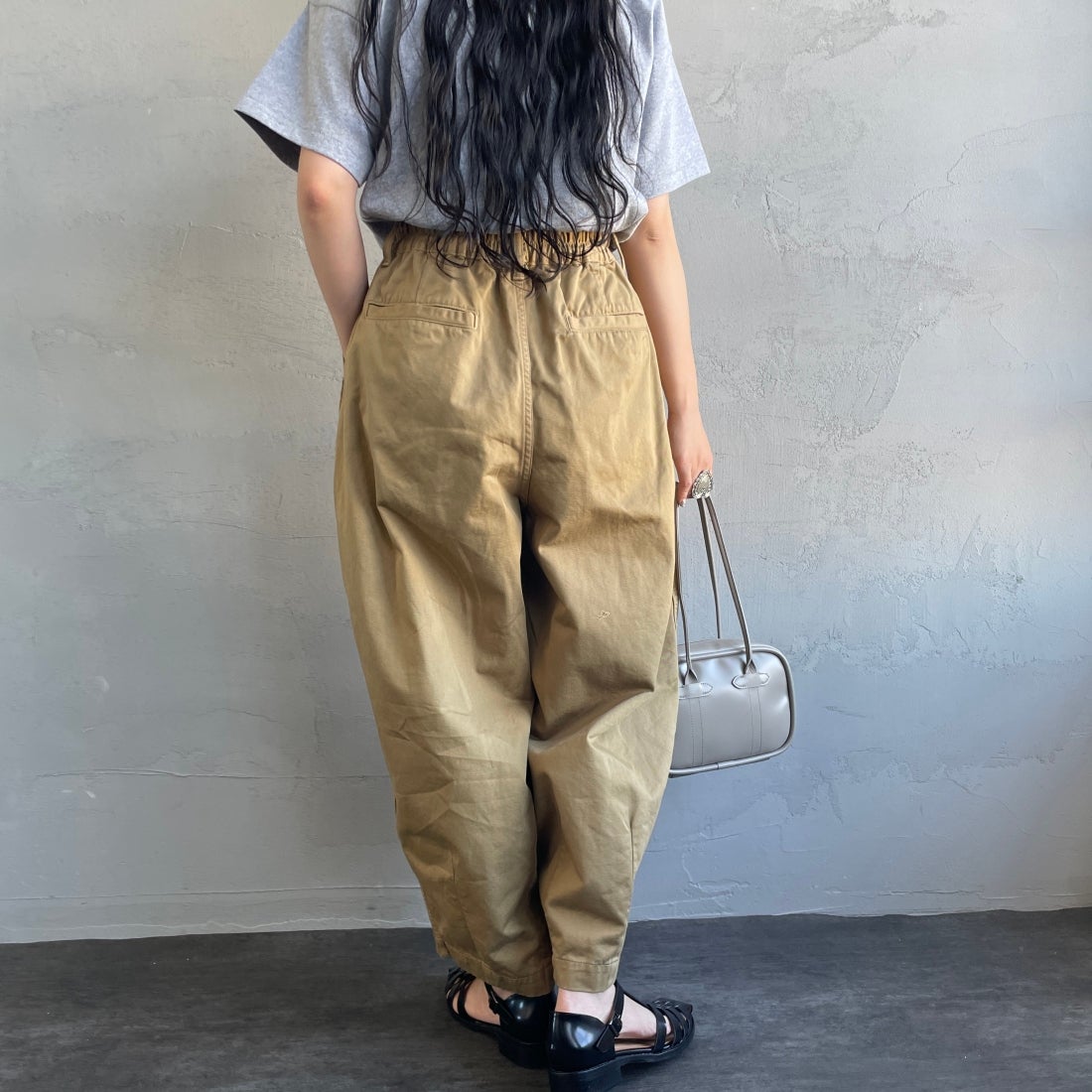 HARVESTY [ハーベスティ] サーカスパンツ [A11709] 34 KHAKI &&モデル身長：156cm 着用サイズ：1&&