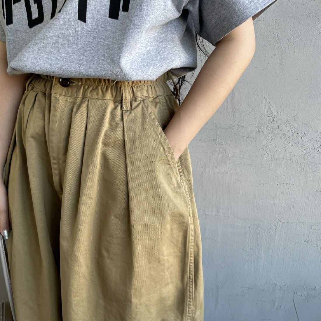 HARVESTY [ハーベスティ] サーカスパンツ [A11709] 34 KHAKI &&モデル身長：156cm 着用サイズ：1&&