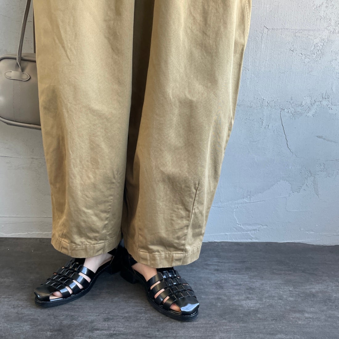 HARVESTY [ハーベスティ] サーカスパンツ [A11709] 34 KHAKI &&モデル身長：156cm 着用サイズ：1&&