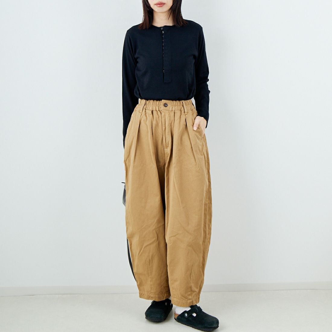 HARVESTY [ハーベスティ] サーカスパンツ [A11709] 34 KHAKI &&モデル身長：162cm 着用サイズ：1&&