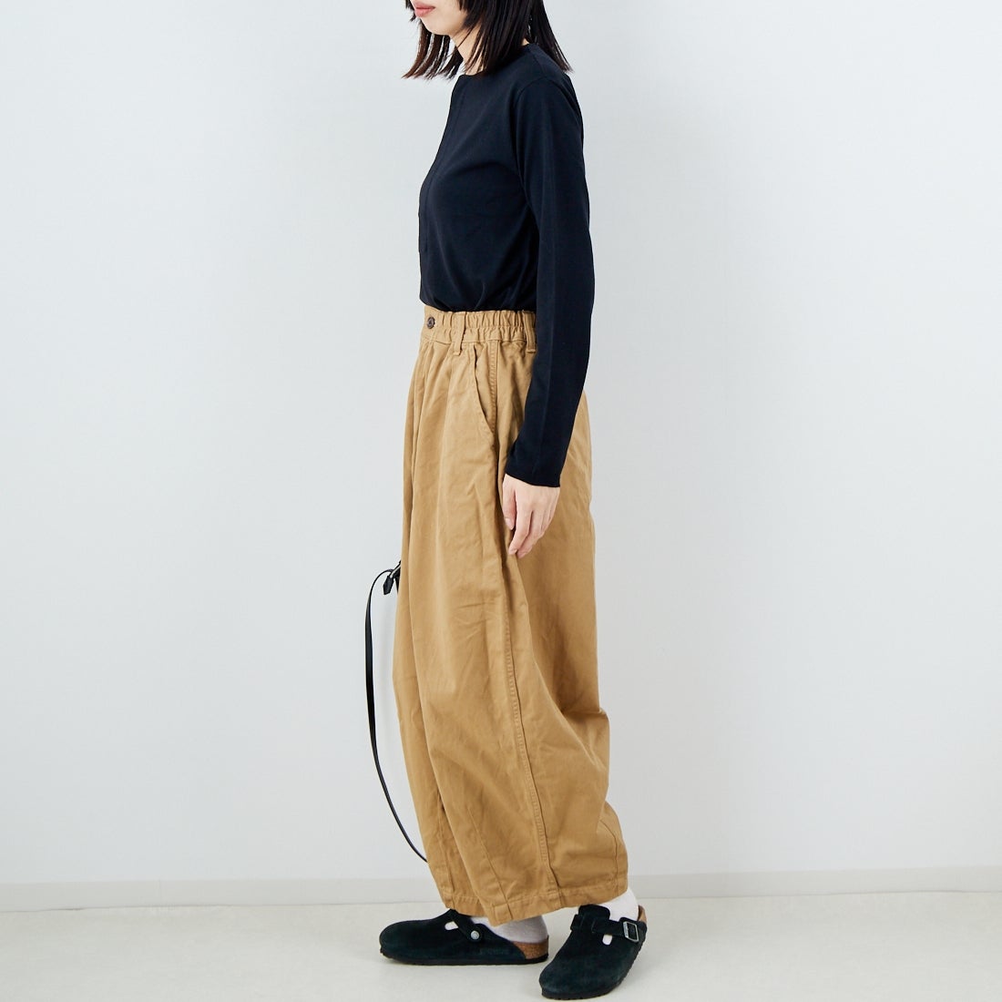 HARVESTY [ハーベスティ] サーカスパンツ [A11709] 34 KHAKI &&モデル身長：162cm 着用サイズ：1&&