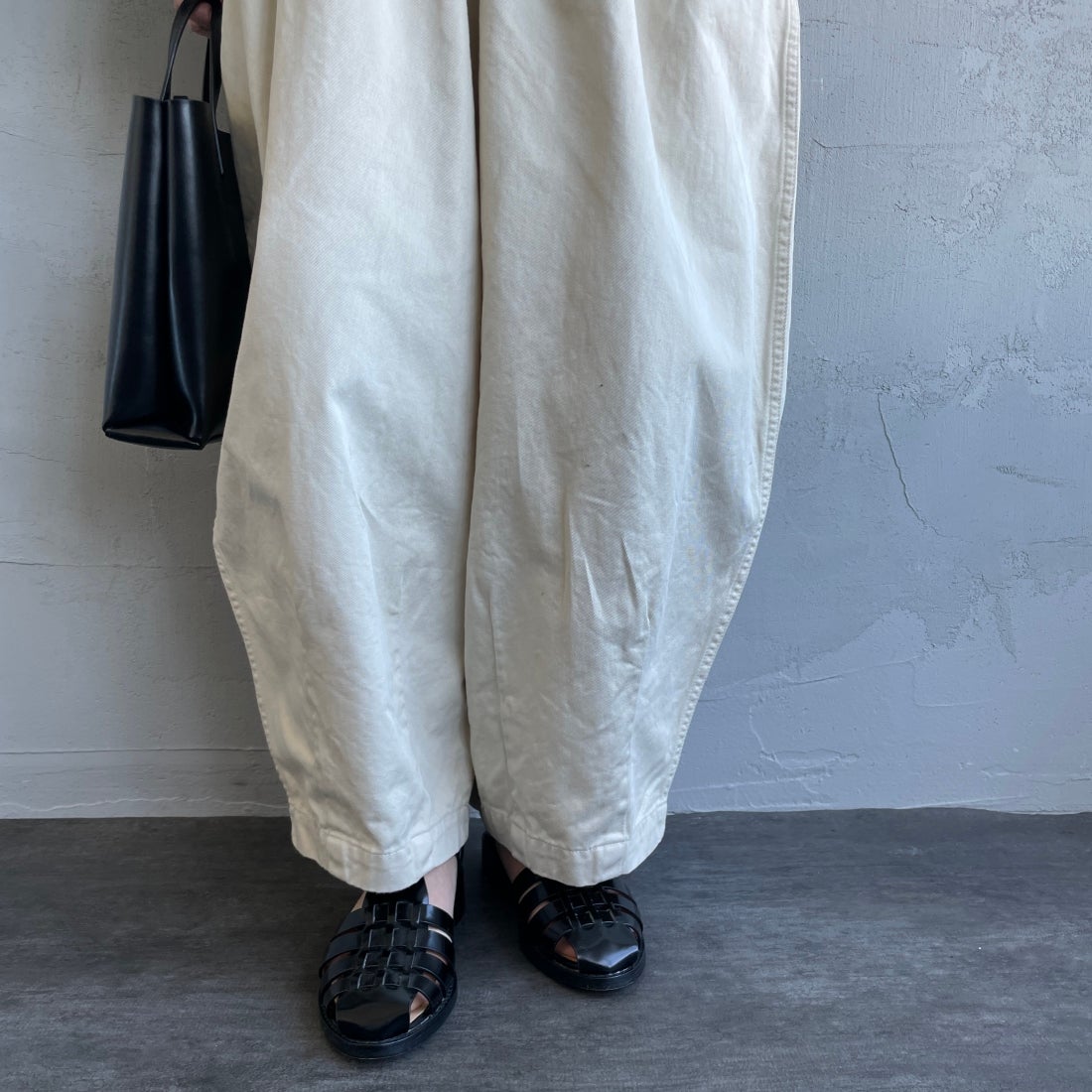 HARVESTY [ハーベスティ] サーカスパンツ [A11709] 31 IVORY &&モデル身長：156cm 着用サイズ：1&&