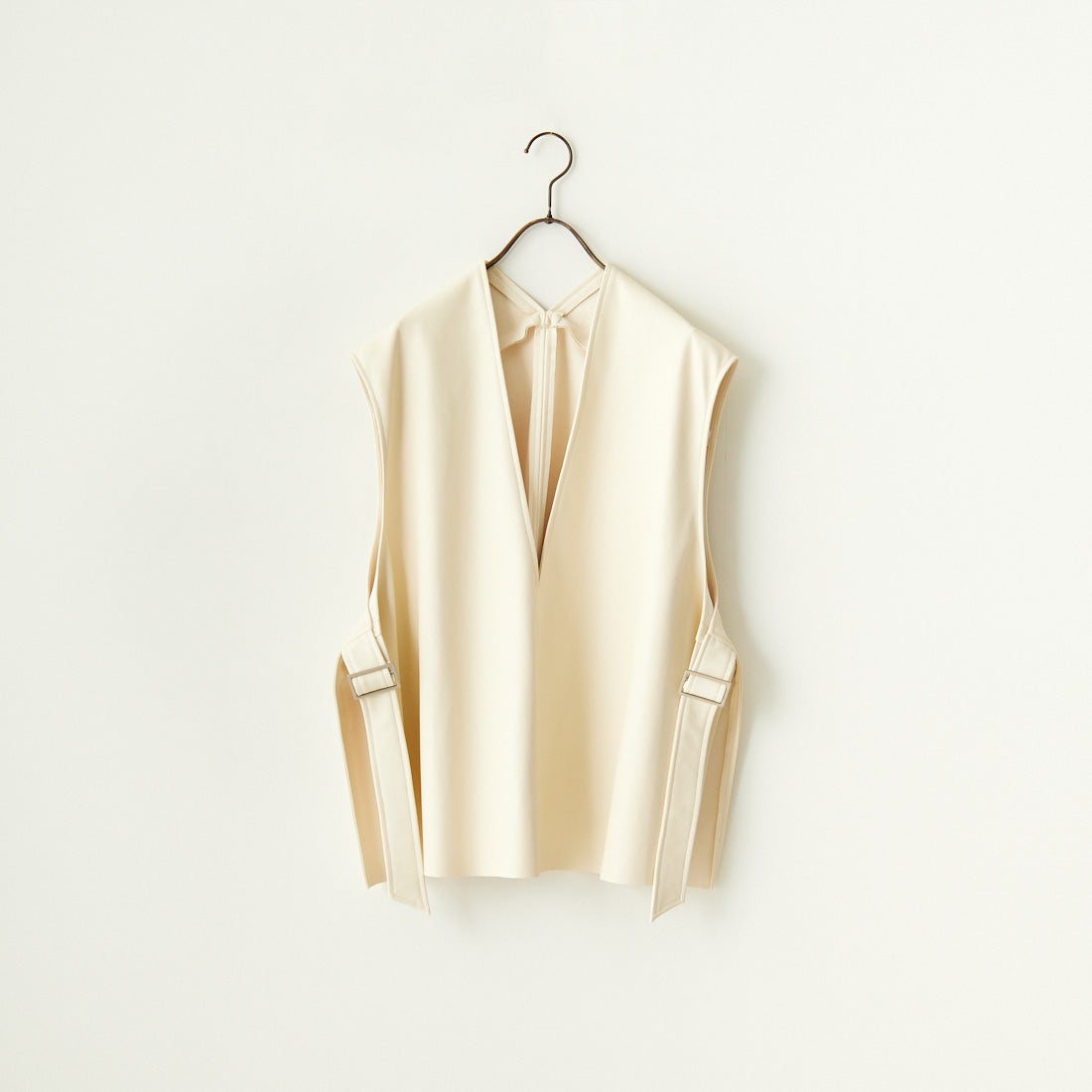 02 IVORY