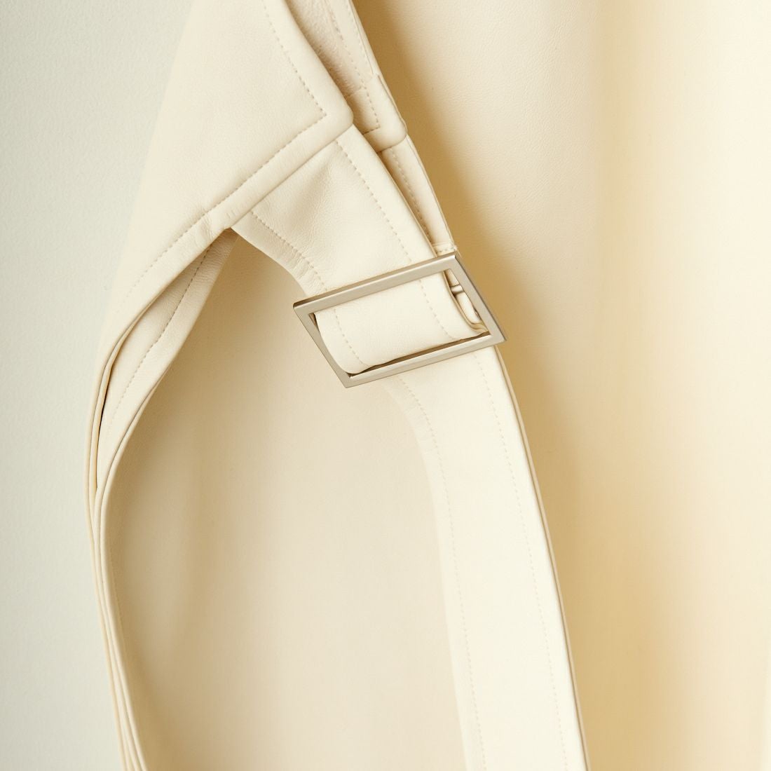 CADDITION [キャディション] エコレザーVネックベスト [541090] 02 IVORY