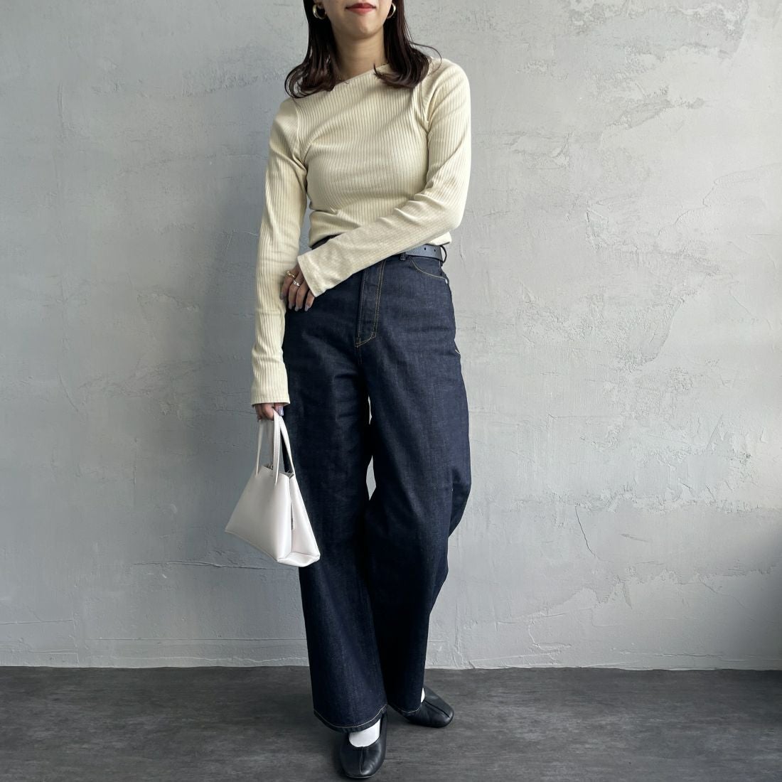 Noir Fabrik [ヌワールファブリック] ボートネックロングスリーブリブTシャツ [JFS-C021] BEIGE &&モデル身長：163cm 着用サイズ：1&&