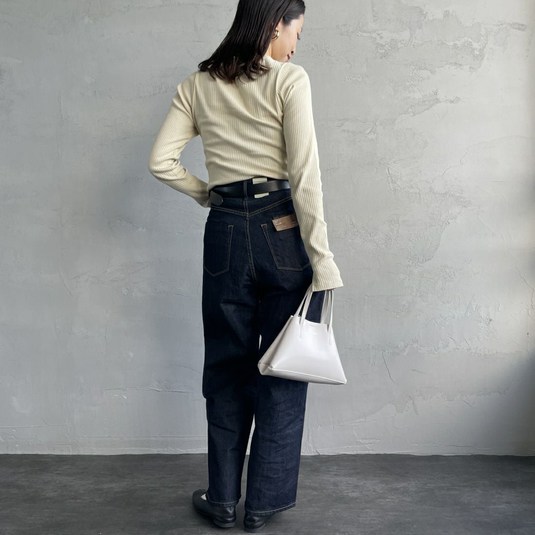 Noir Fabrik [ヌワールファブリック] ボートネックロングスリーブリブTシャツ [JFS-C021] BEIGE &&モデル身長：163cm 着用サイズ：1&&