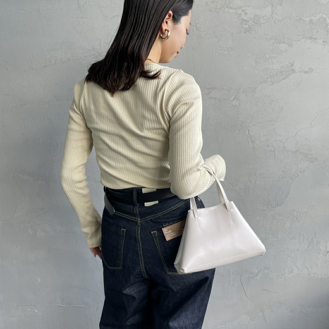 Noir Fabrik [ヌワールファブリック] ボートネックロングスリーブリブTシャツ [JFS-C021] BEIGE &&モデル身長：163cm 着用サイズ：1&&