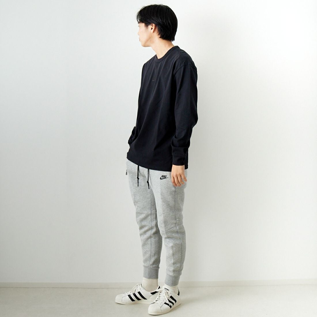 NIKE [ナイキ] ロングスリーブTシャツ [DO7391] 010 ﾌﾞﾗｯｸ &&モデル身長：179cm 着用サイズ：L&&