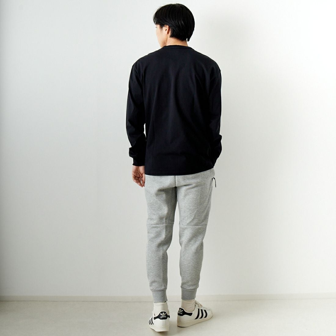 NIKE [ナイキ] ロングスリーブTシャツ [DO7391] 010 ﾌﾞﾗｯｸ &&モデル身長：179cm 着用サイズ：L&&