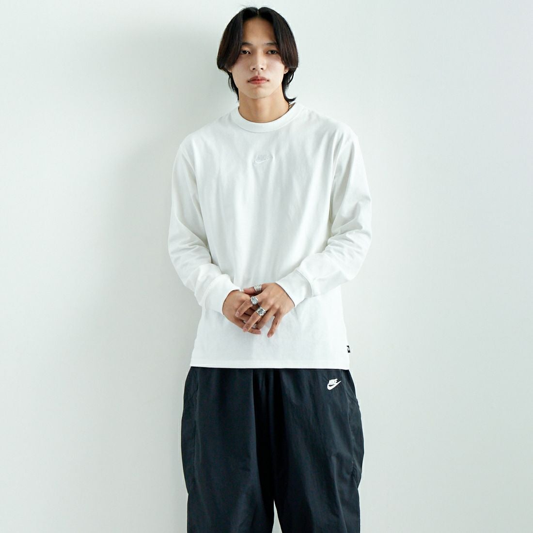 NIKE [ナイキ] ロングスリーブTシャツ [DO7391] 100 ﾎﾜｲﾄ &&モデル身長：179cm 着用サイズ：M&&